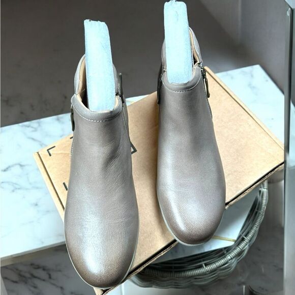 🆕🔥 DANSKO Leather Miki Zippered Boot Bootie TAUPE BURNSIHED Size 39 - Picture 4 of 14